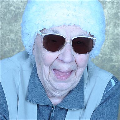 Portraitserie-einer-alten-Dame