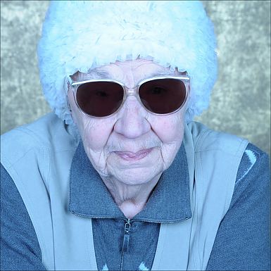 Portraitserie-einer-alten-Dame