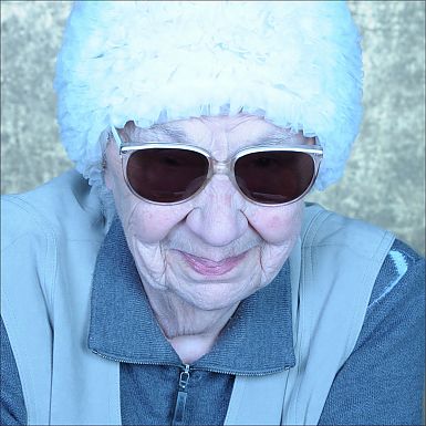Portraitserie-einer-alten-Dame